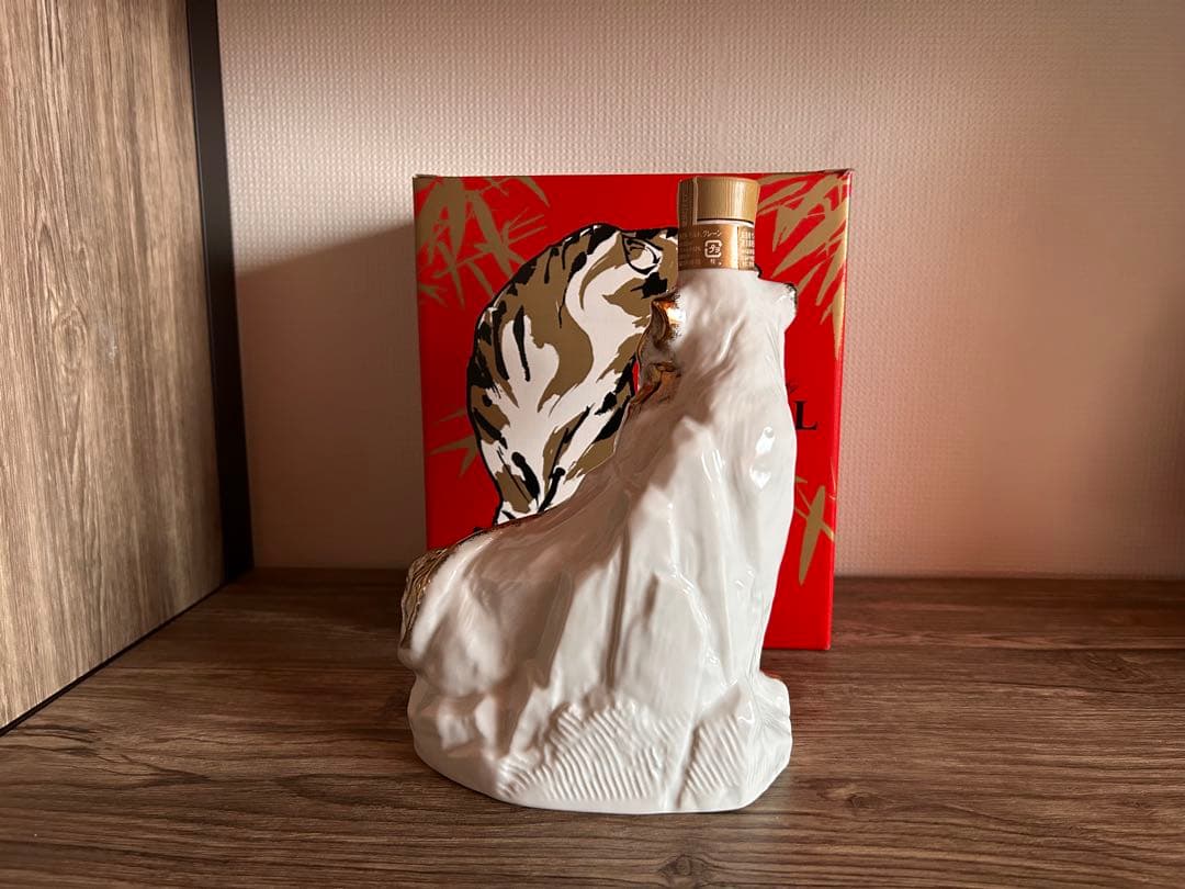 【サントリー】ウイスキー　ローヤル　干支ボトル　2010年　寅年　未開封