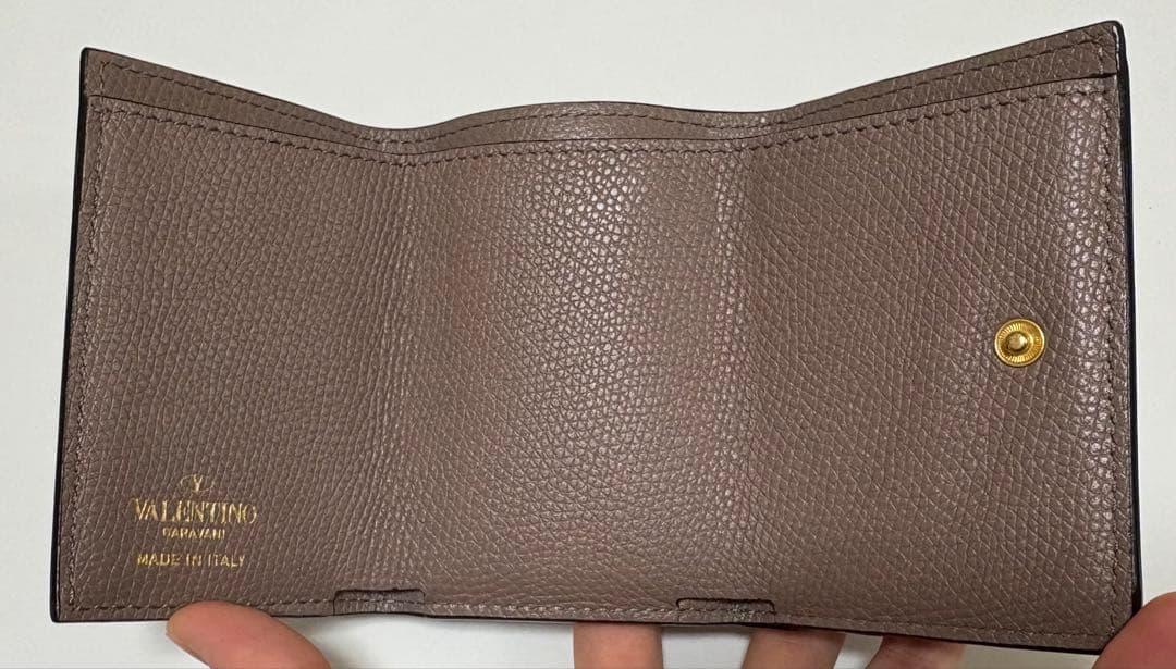 Valentino ガラヴァーニ 三つ折り財布