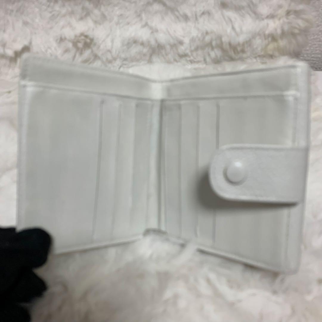 CHANEL シャネル　キャビアスキン　二つ折り財布　ホワイト