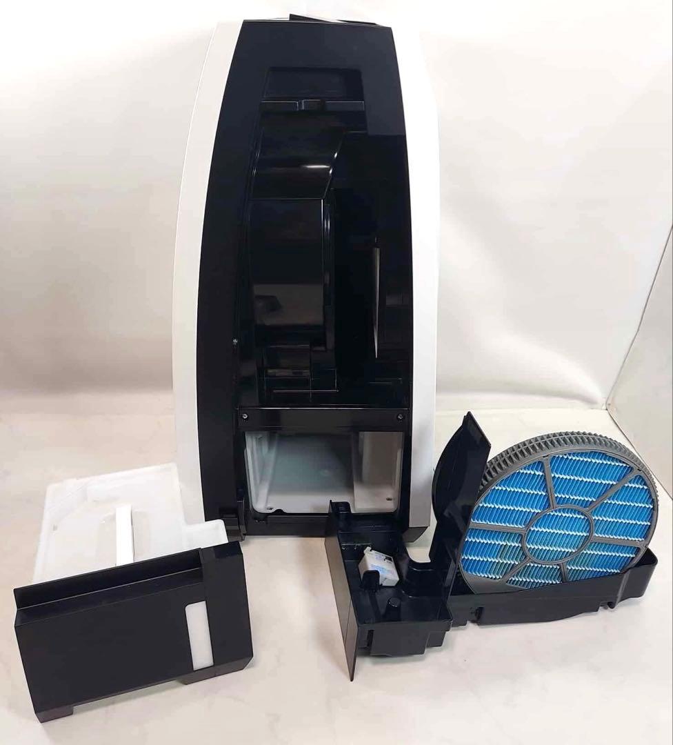 Emiちゃん専用　SHARP 除加湿空気清浄機 KC-HD70-W 2021年製