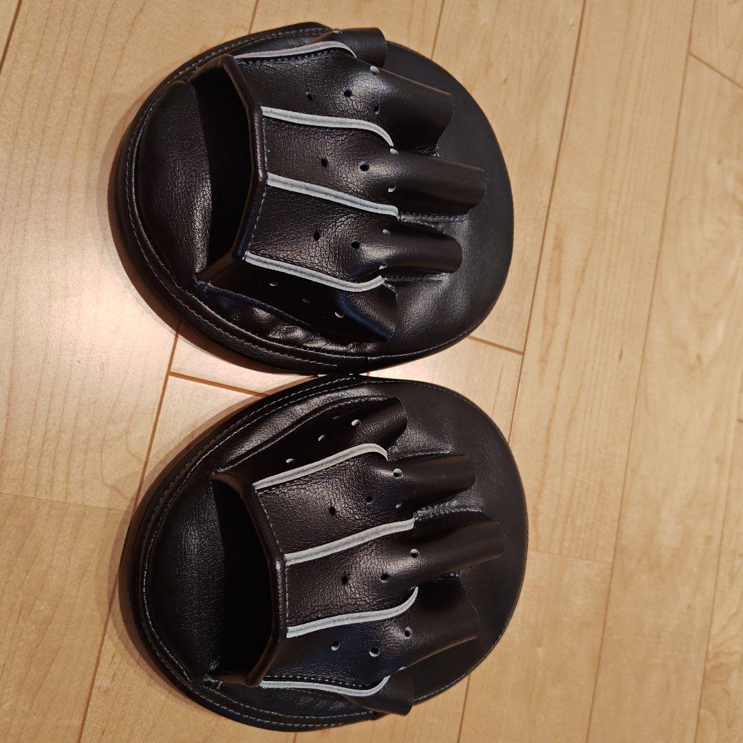 黒 フィンガーガード付きパンチングミット