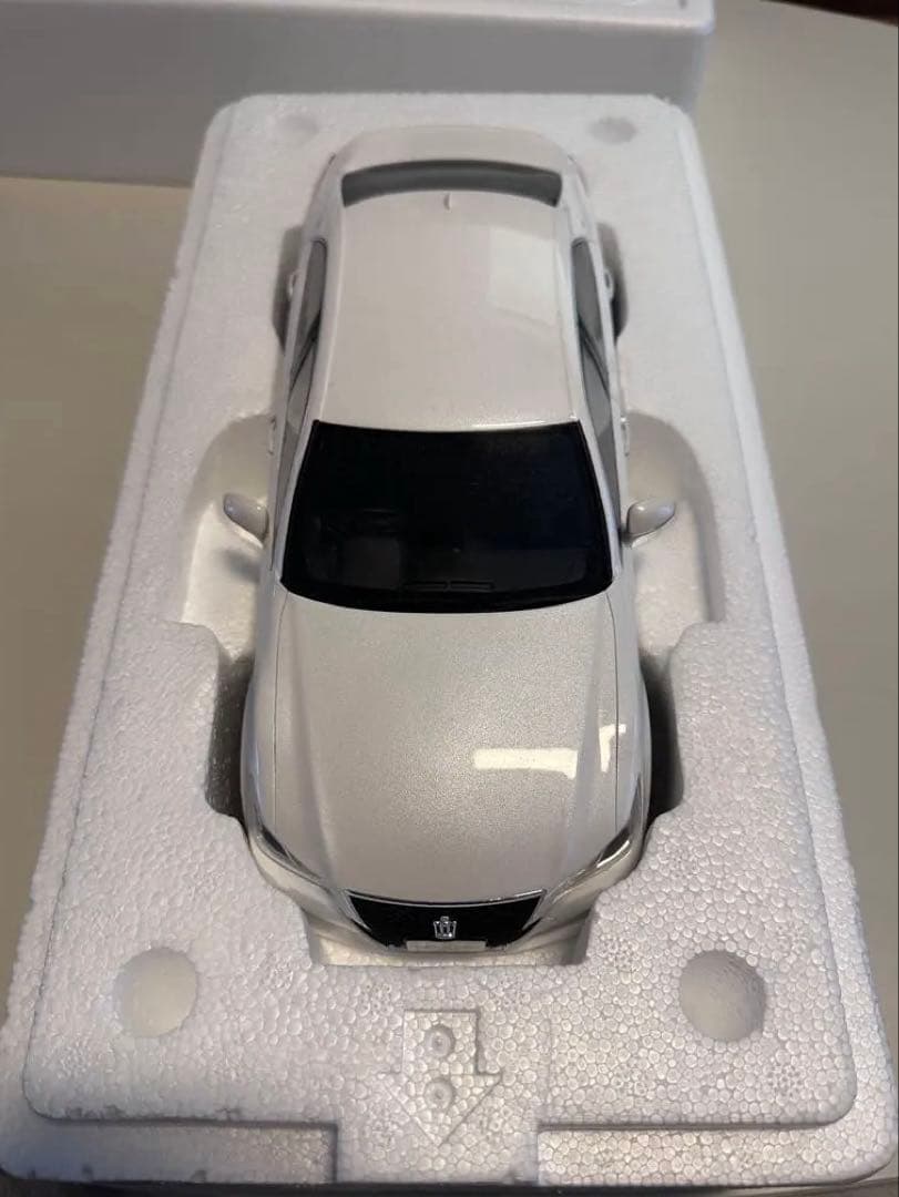 ク*ー様 1/18 京商 samurai トヨタ クラウン アスリートホワイト