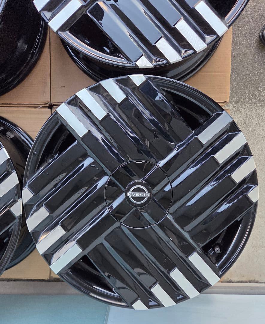 NISSAN オーラ後期17インチ 純正ホイール ４本