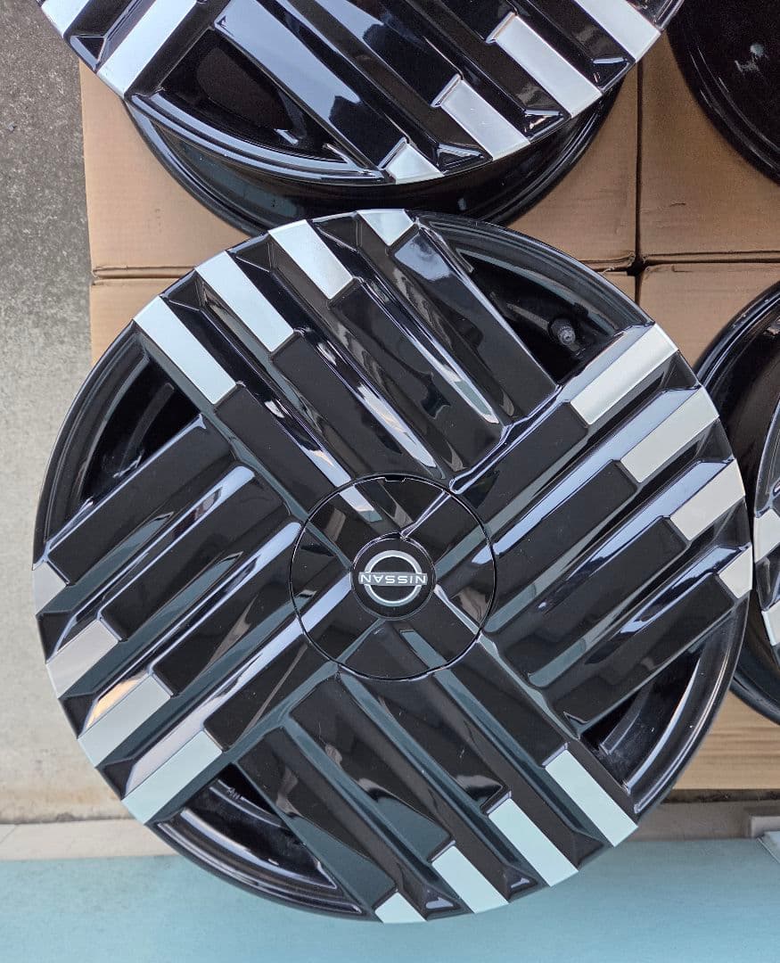 NISSAN オーラ後期17インチ 純正ホイール ４本