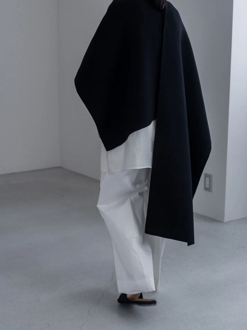 【新品未使用タグ付き】digne throw shawl coat ブラック