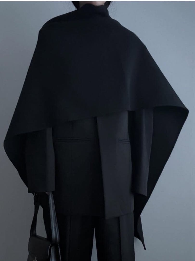 【新品未使用タグ付き】digne throw shawl coat ブラック