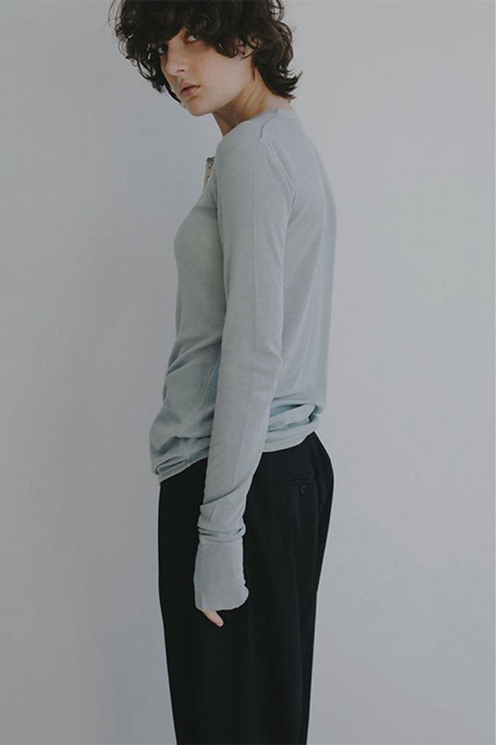 新品タグ付未開封 ETRE ウールフライスヘンリーネックプルオーバー 新作ブルー