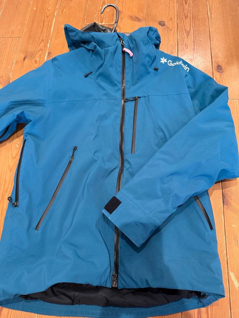 ゴールドウィン　スキーウエア　上下セット