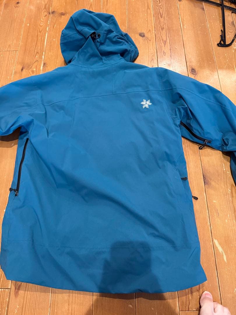 ゴールドウィン　スキーウエア　上下セット