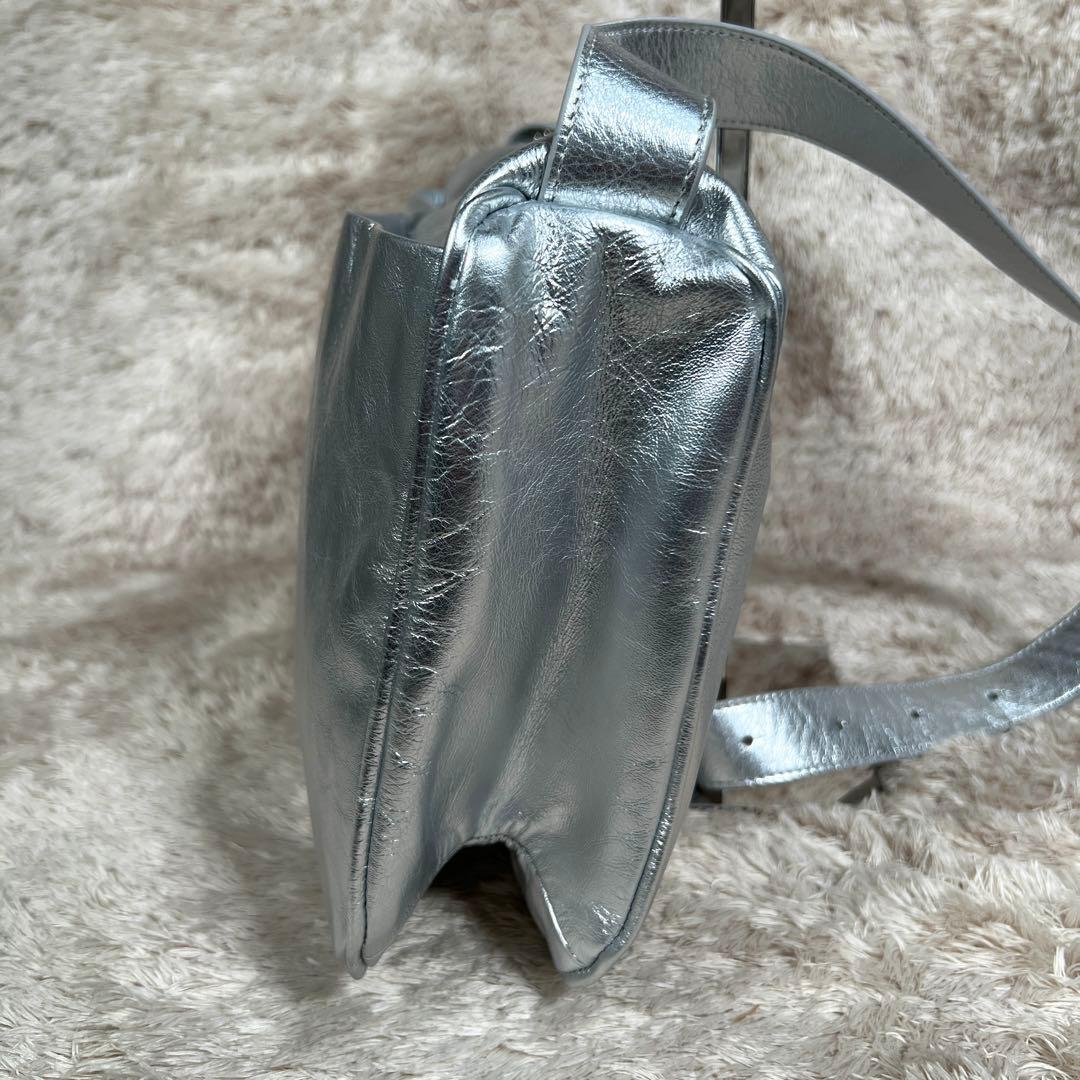 未使用級✨　イアパピヨネ　スワローマチショルダーバック　シルバー　レザー