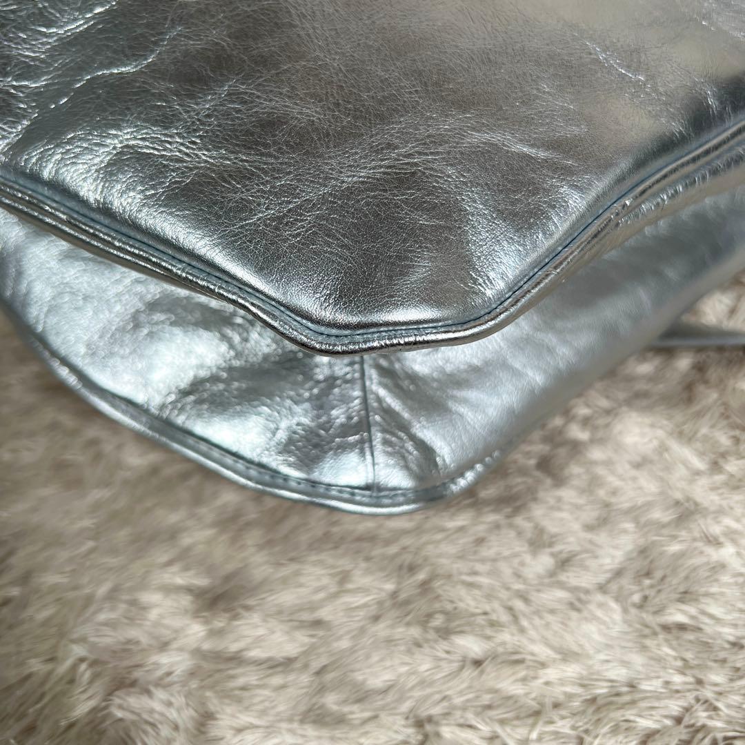 未使用級✨　イアパピヨネ　スワローマチショルダーバック　シルバー　レザー