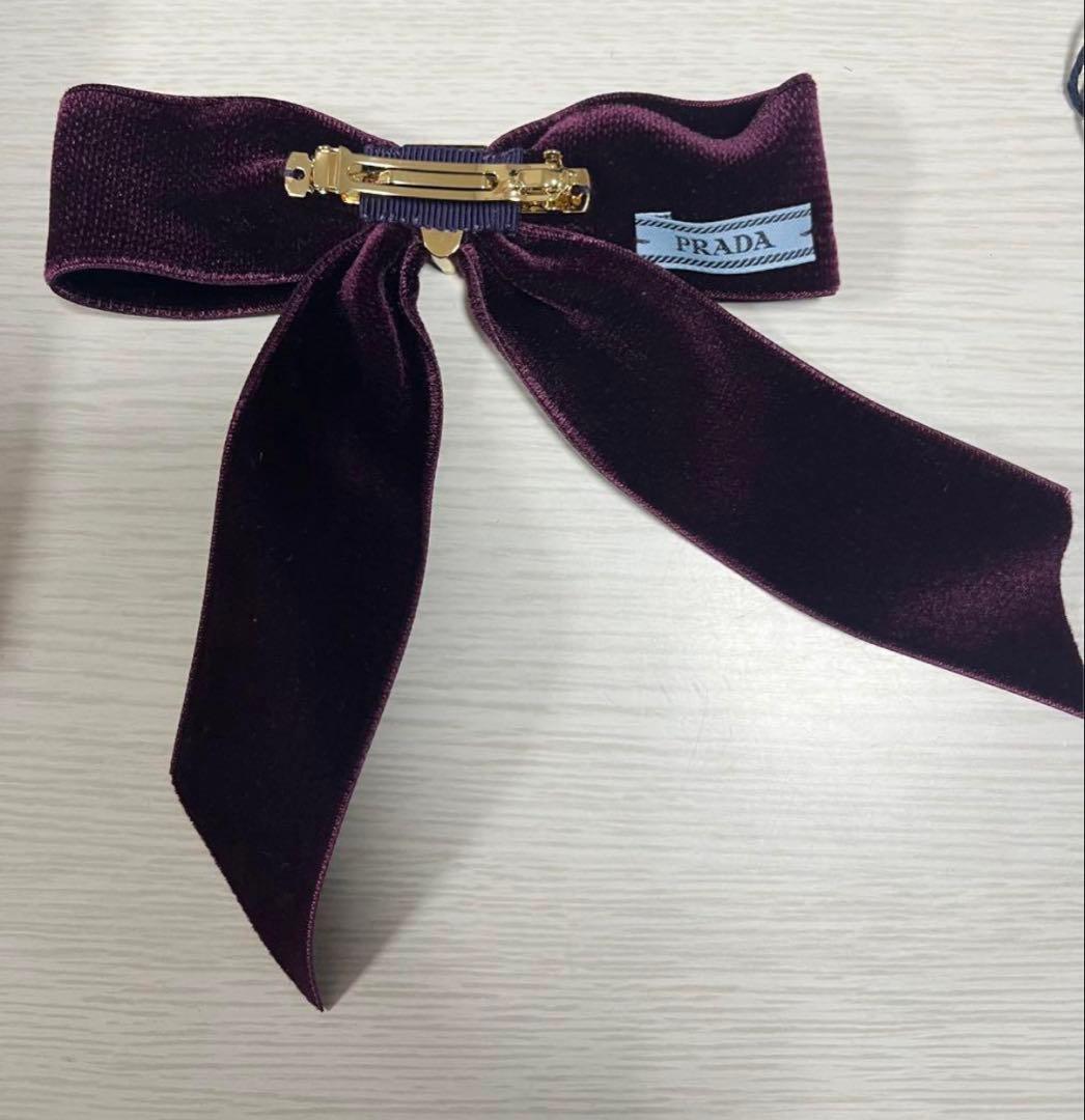【最終値下げ】PRADAヘアクリップ