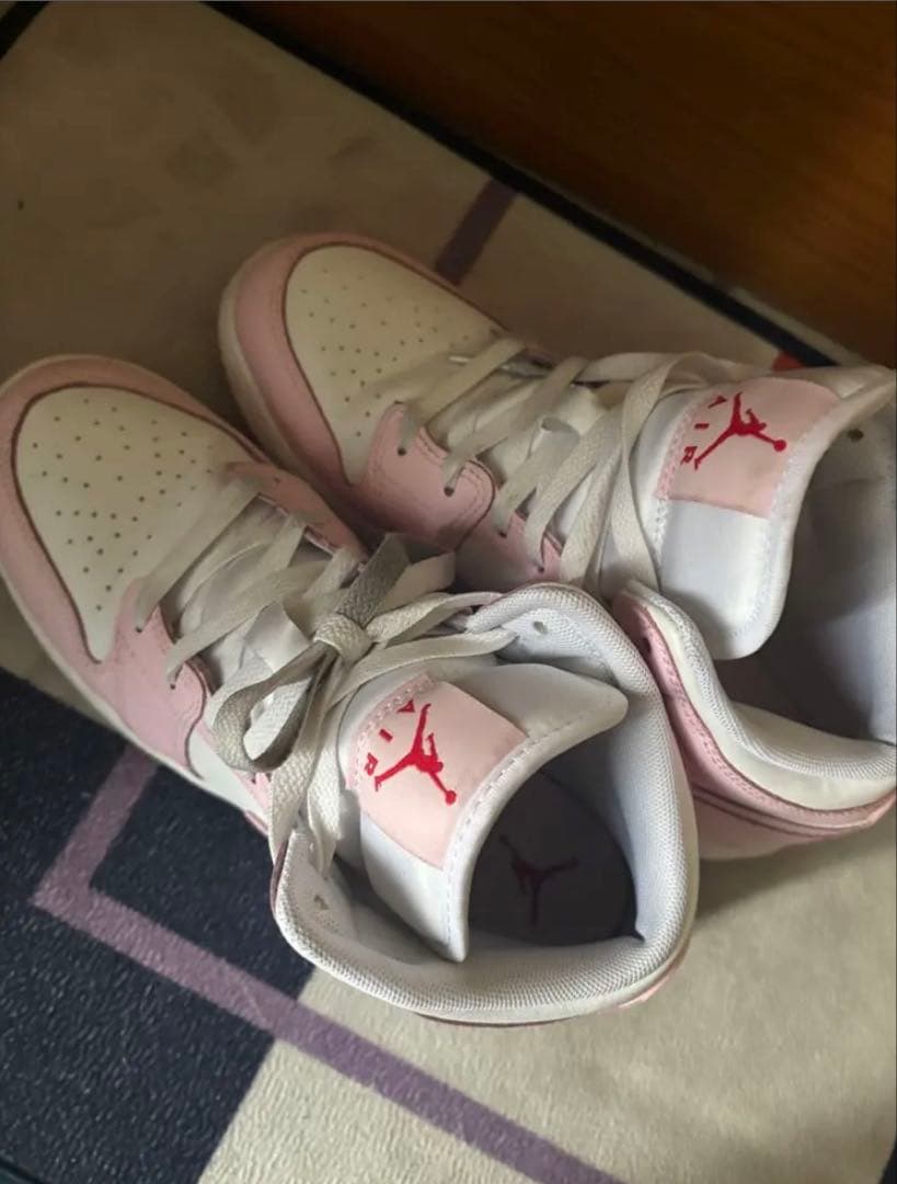 シューズ(女性用) NikeGS Air Jordan 1 Mid Pink