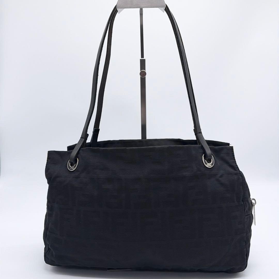 フェンディ　トートバッグ　ズッカ柄　肩がけ　ブラック　FF 黒