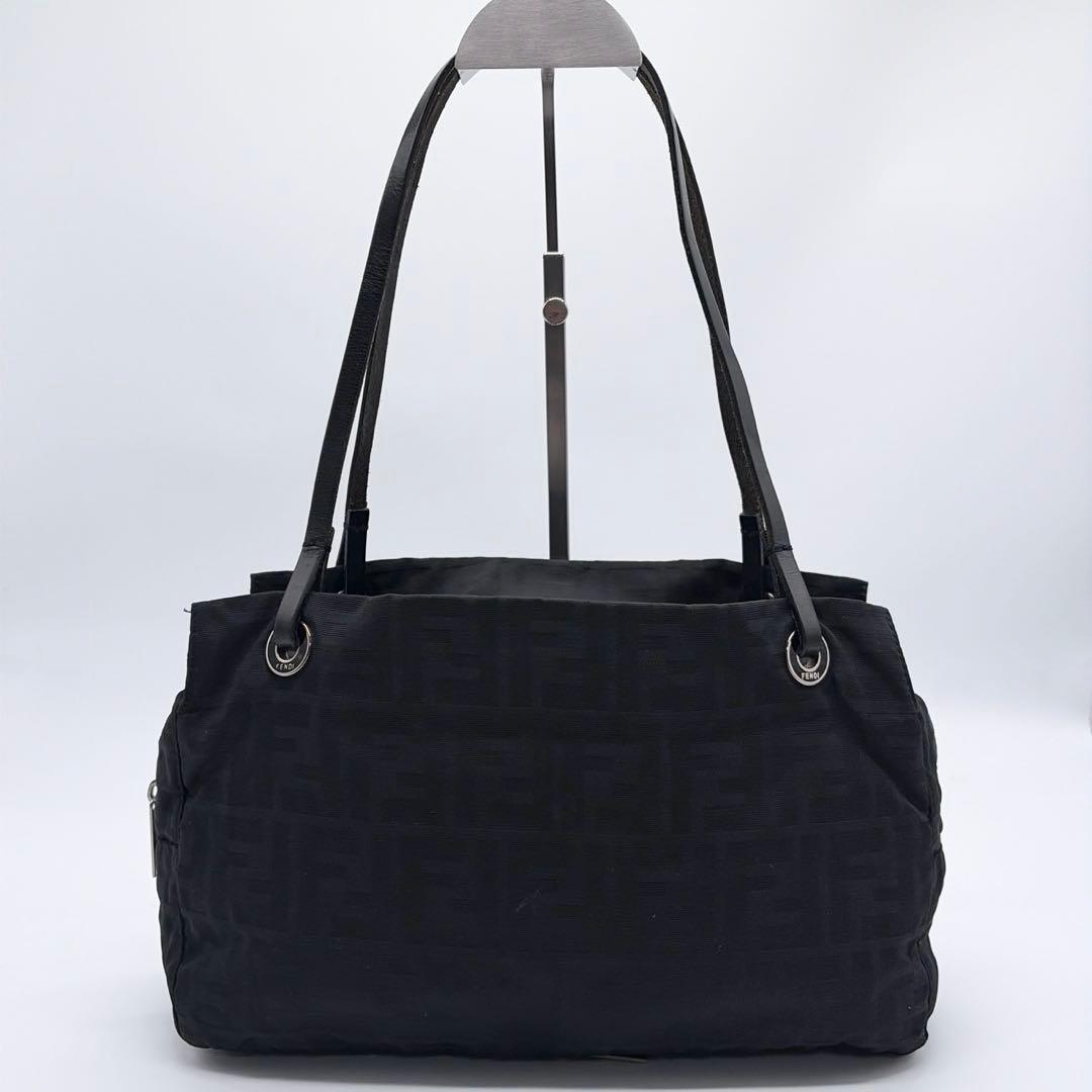 フェンディ　トートバッグ　ズッカ柄　肩がけ　ブラック　FF 黒