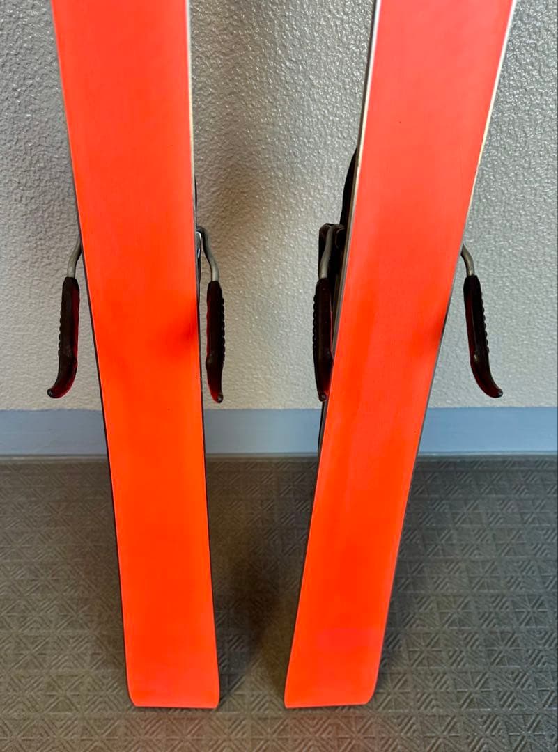 ATOMIC REDSTER S8i 155cm スキー板とビンディング付き