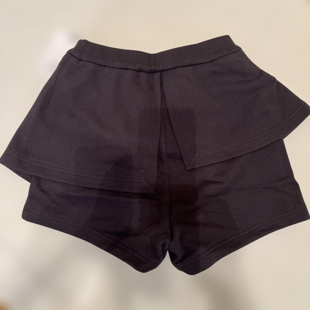 【新品・タグ付き】ESIO フリルショートパンツ チャコール　Sサイズ