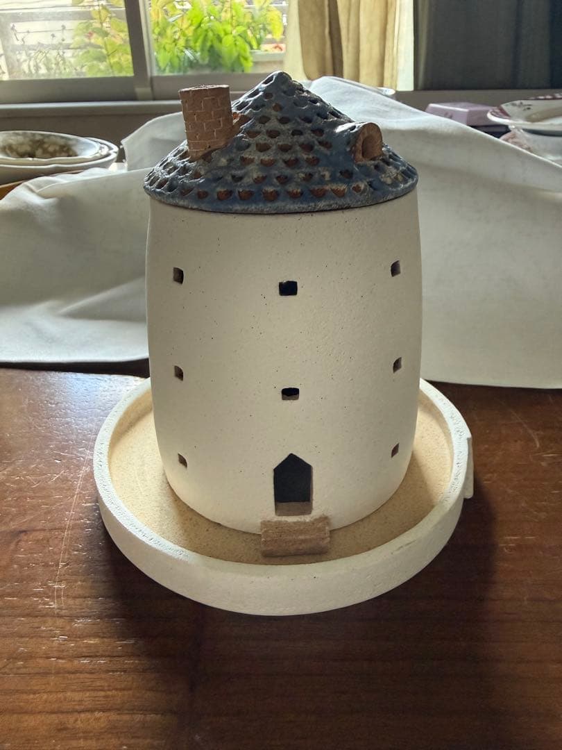 お家の形のアロマポット