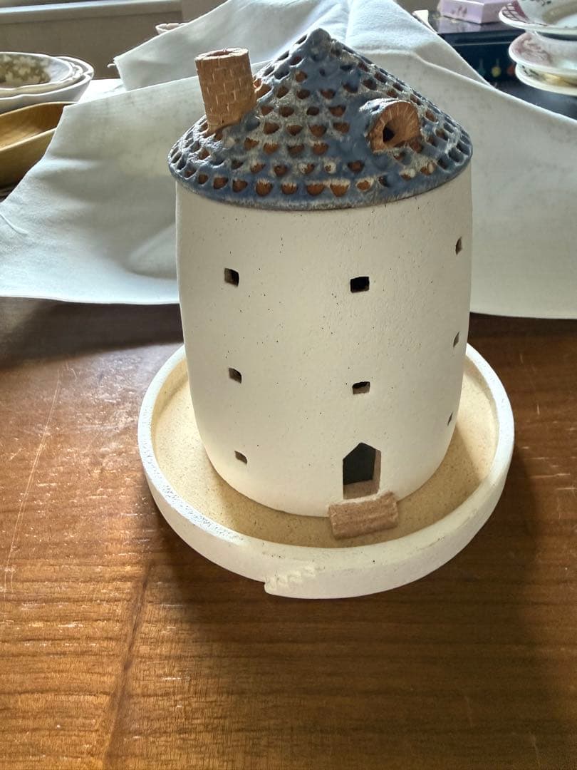 お家の形のアロマポット