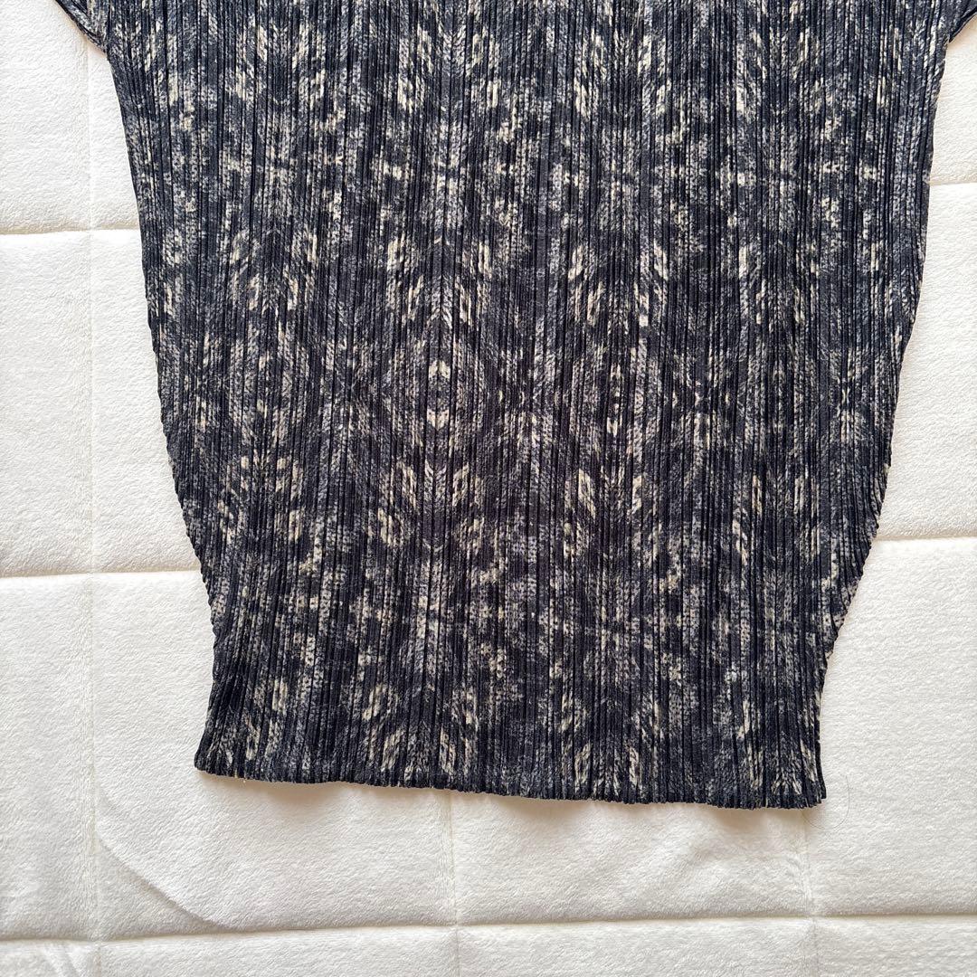 プリーツプリーズ　長袖