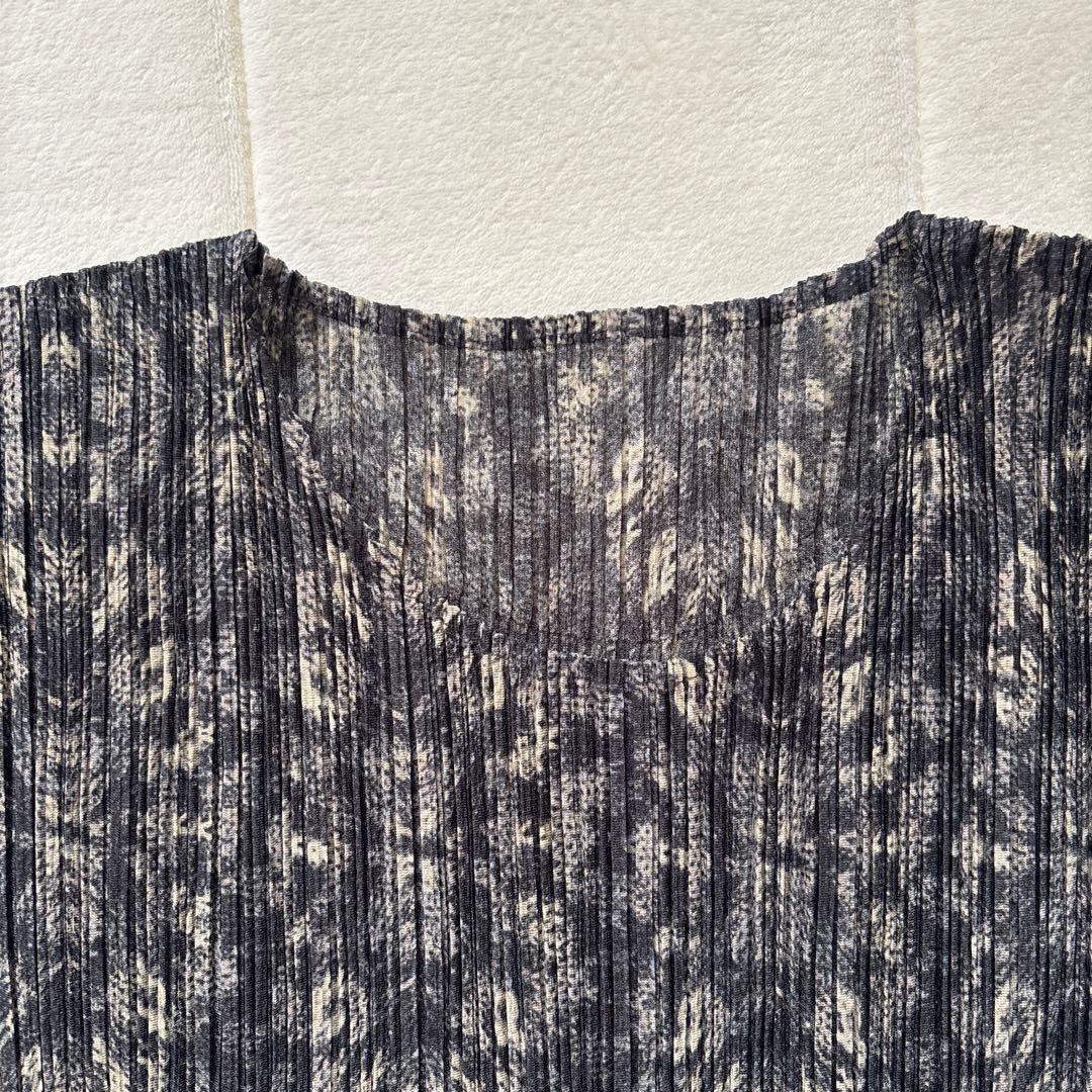 プリーツプリーズ　長袖