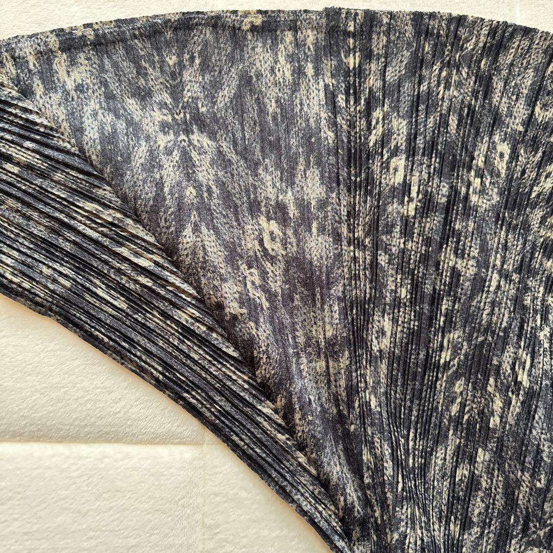 プリーツプリーズ　長袖