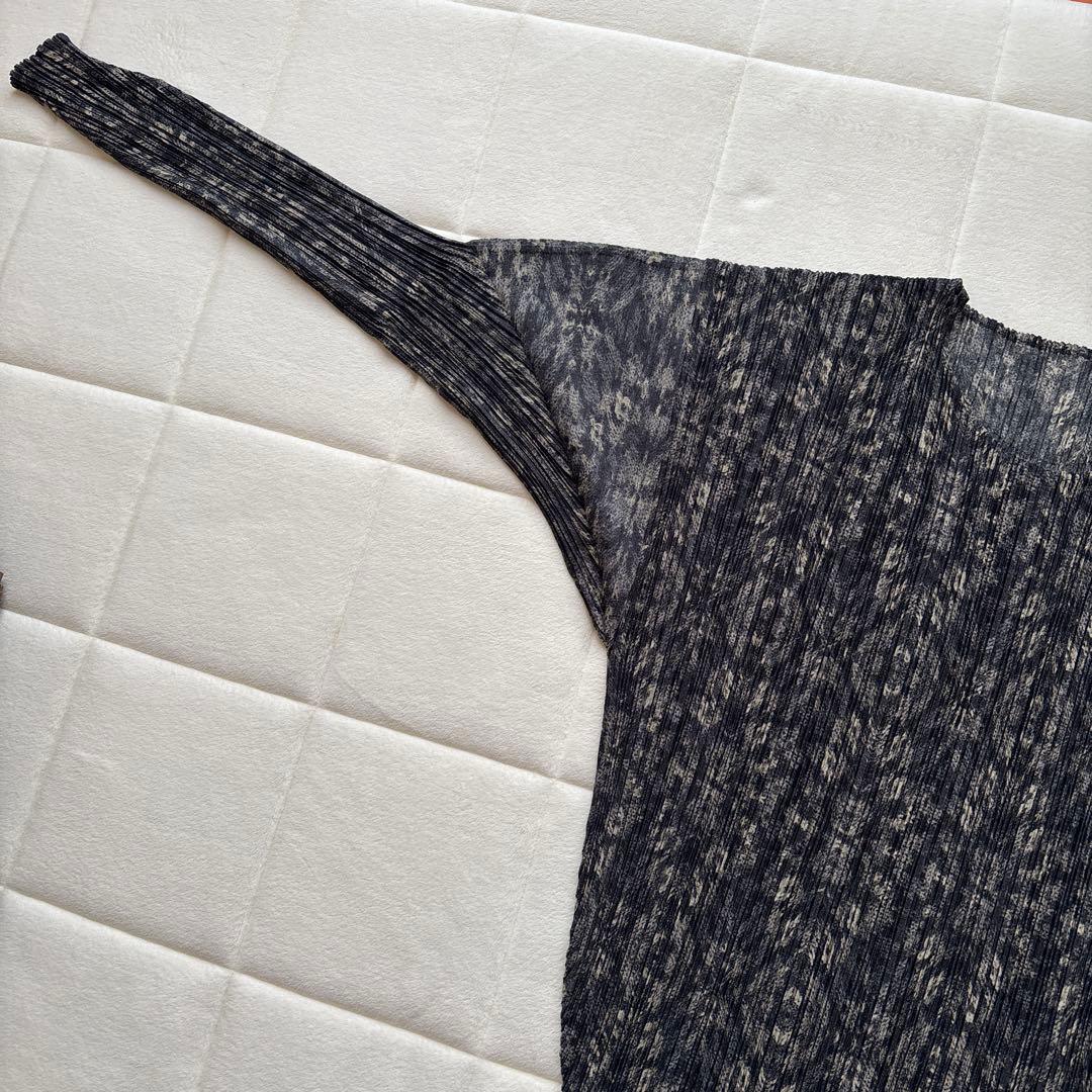 プリーツプリーズ　長袖