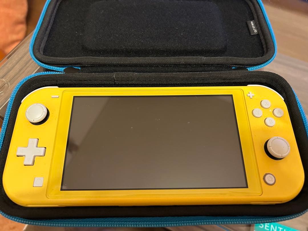 Nintendo Switch Lite イエロー　ケース付き