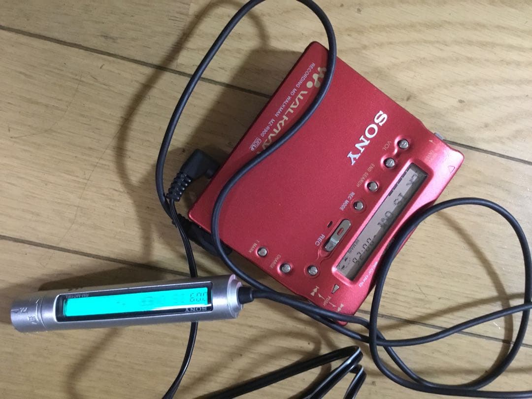 美品 SONY MZ-R900 WALKMAN ソニー MDウォークマン 赤