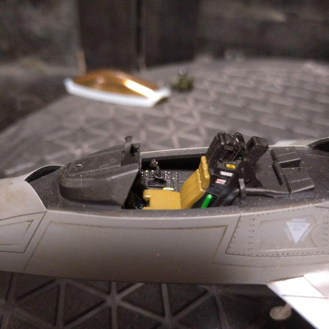 ハセガワ 1/48 F22 ラプター 塗装済み完成品