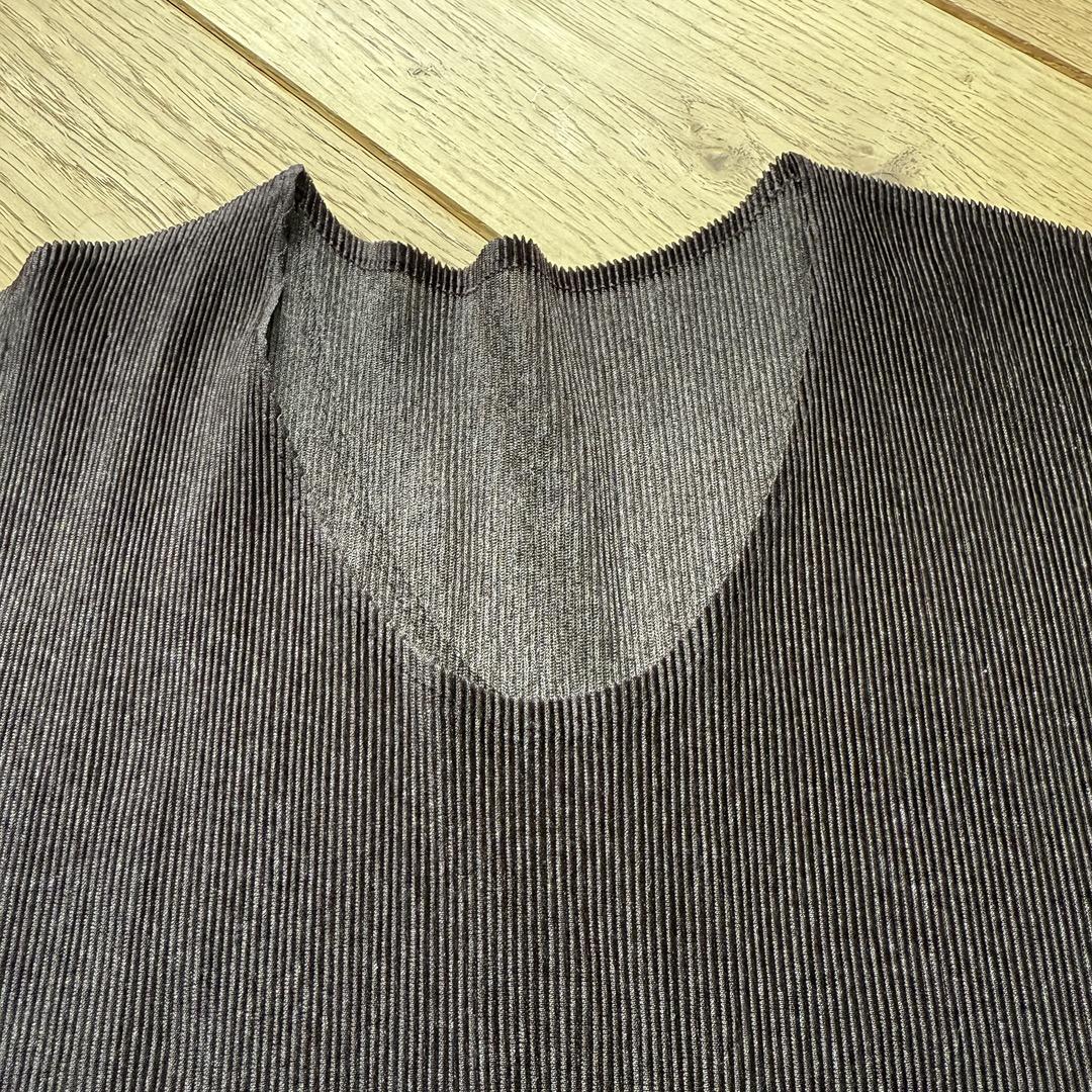 イッセイミヤケ【プリーツ プリーズ】カットソー長袖／こげ茶