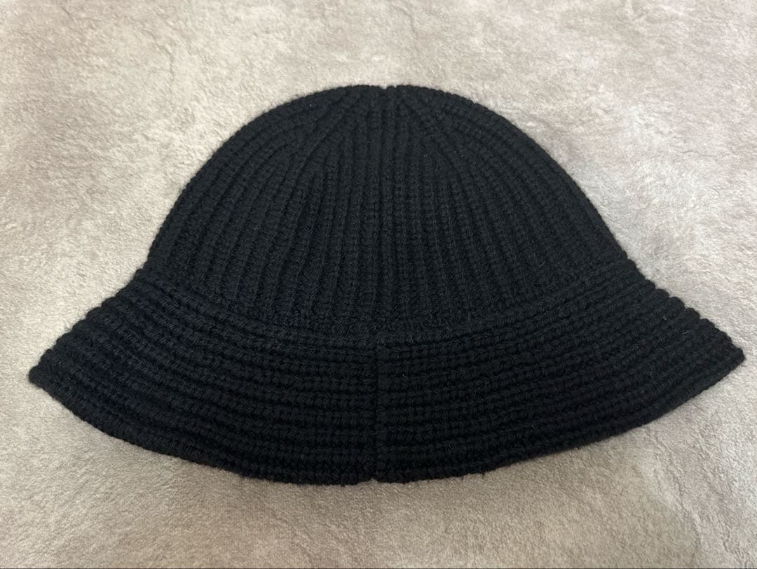 セリーヌ　トリオンフ　ニット帽