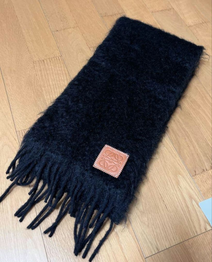 山田涼介着用モデル LOEWE ロエベ モヘアマフラー 黒 ブラック スカーフ