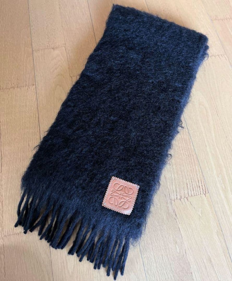 山田涼介着用モデル LOEWE ロエベ モヘアマフラー 黒 ブラック スカーフ