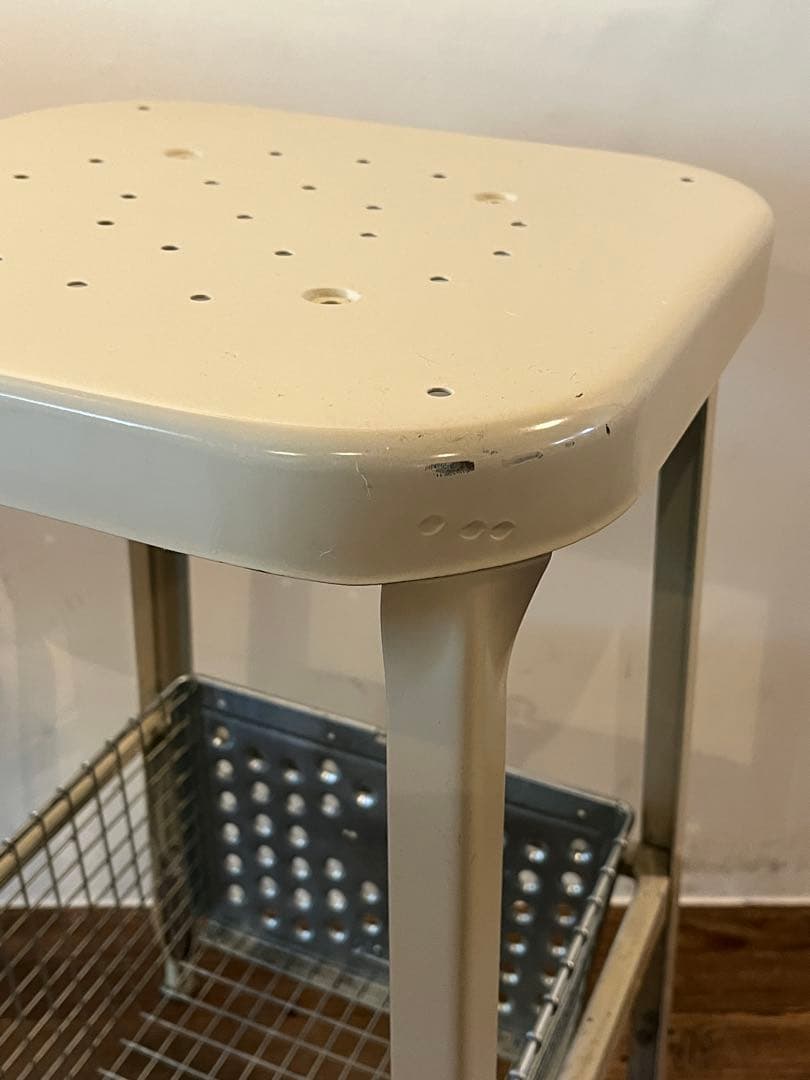 パシフィックファニチャーサービス P.F.S リヨン LYON スツール 廃盤