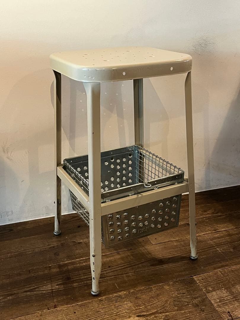 パシフィックファニチャーサービス P.F.S リヨン LYON スツール 廃盤