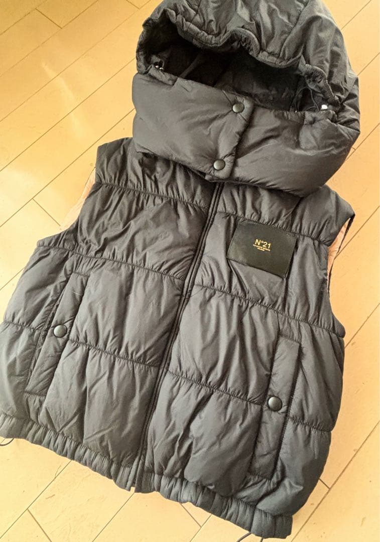 N°21★ヌメロヴェントゥーノ★ロゴパッチデザインダウンベスト