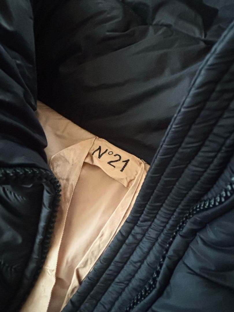 N°21★ヌメロヴェントゥーノ★ロゴパッチデザインダウンベスト