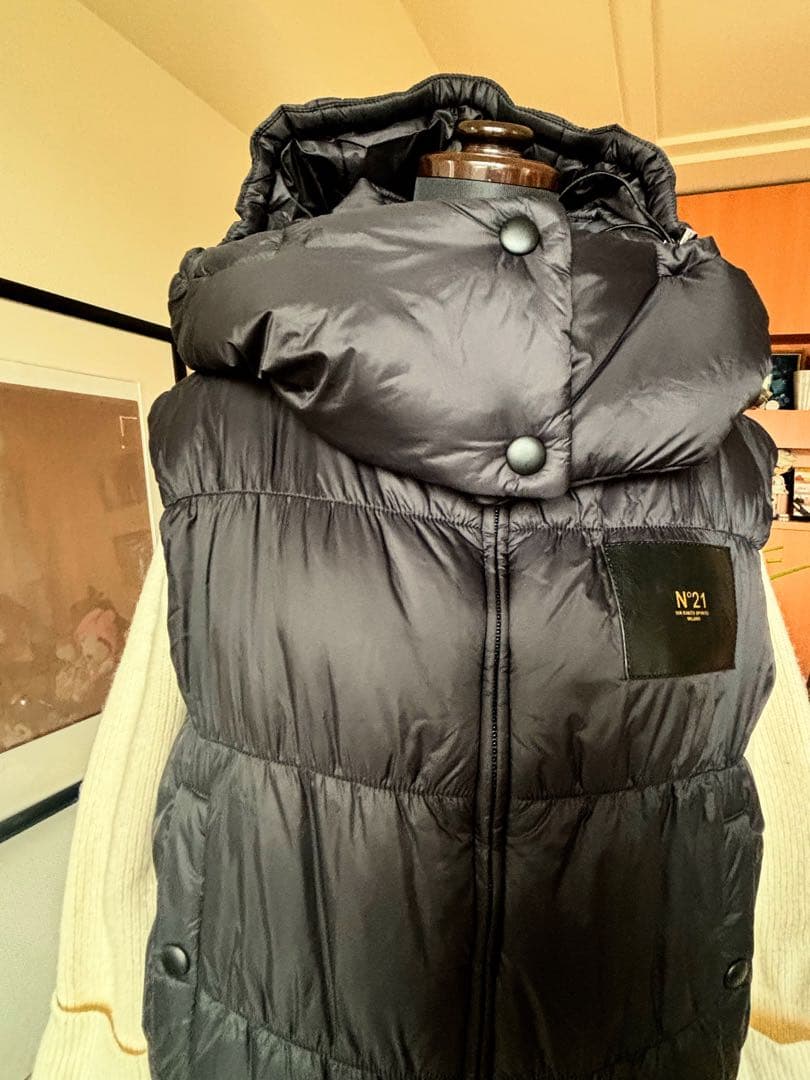 N°21★ヌメロヴェントゥーノ★ロゴパッチデザインダウンベスト