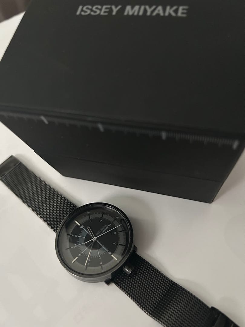 ISSEI MIYAKE 腕時計　一時お値下げ中