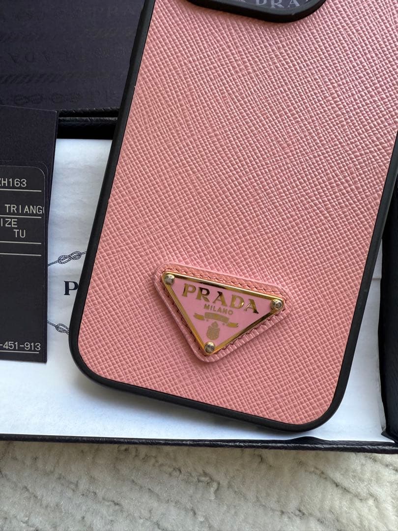 【値下げ】【美品】PRADA サフィアーノレザー iPhone14Pro ピンク