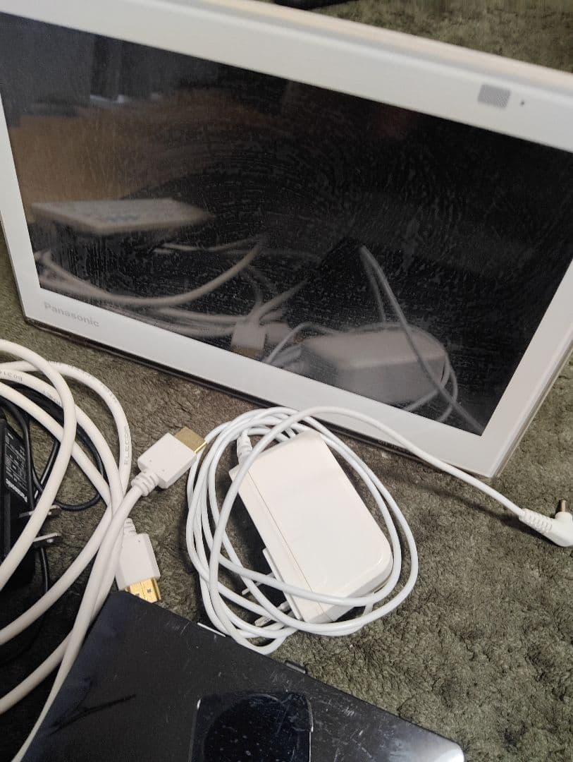 パナソニック10V型 ポータブルビエラ 防水 ホワイトUN-10CE9-W中古