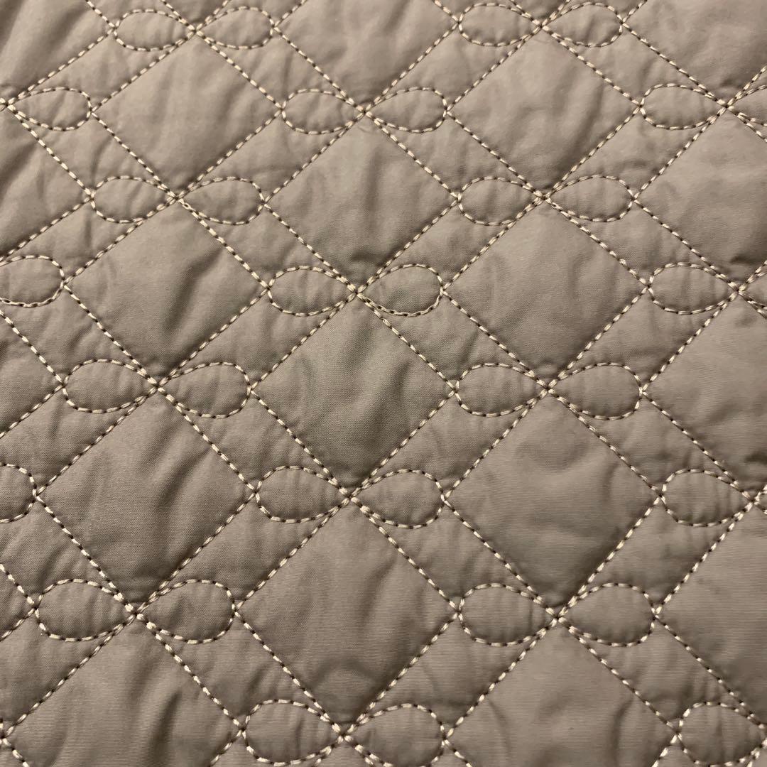 アニヤハインドマーチ　キルティングコート　リボン柄　ブラウン　中綿入り