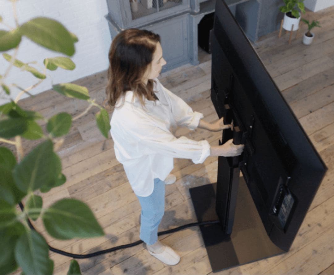 [最新型]EQUALS WALL V2 LOWタイプキャスター付 ブラック 美品