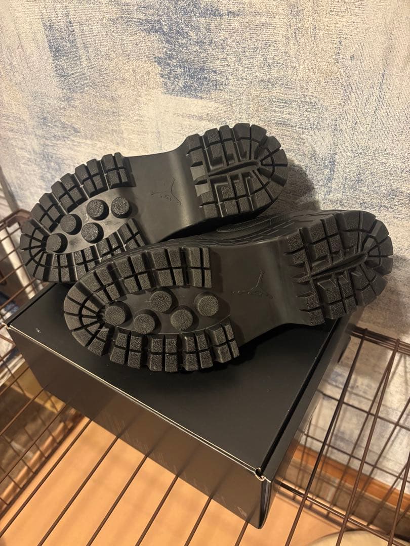 NIKE ナイキ エアジョーダン ブルックリン 25（US8）