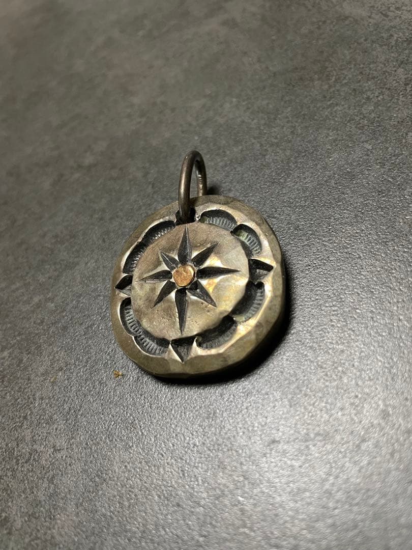 BIG HAND サンホイール　ペンダントトップ