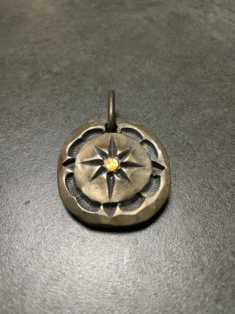 BIG HAND サンホイール　ペンダントトップ