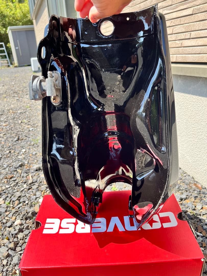 TW225 タンク 塗装後未使用 サビ無し TW200