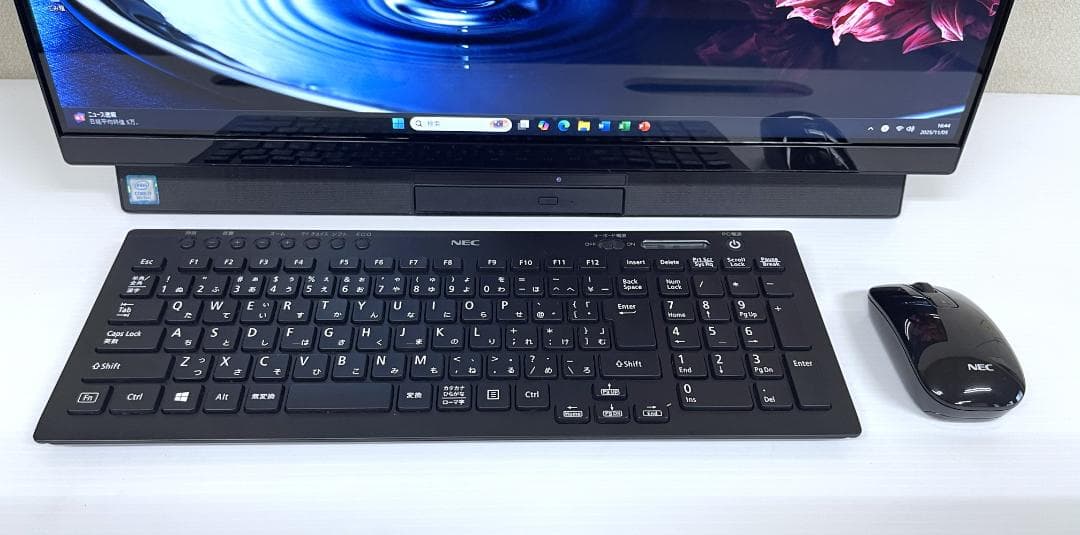 NEC　LAVIE　23.8型　Core i7　16GB　SSD　Blu-ray