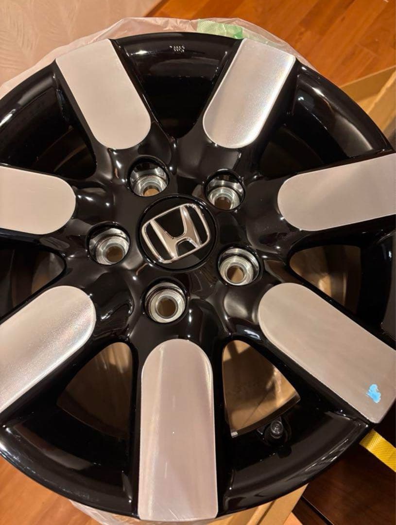 ※ハヤフジ様限定、ホンダ 新型フリード 15インチ ホイール4本 【新品未開封】